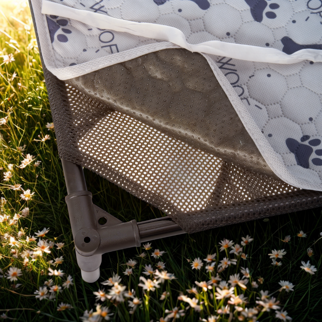 PawLoft® Indoor/Outdoor Elevated Dog Bed